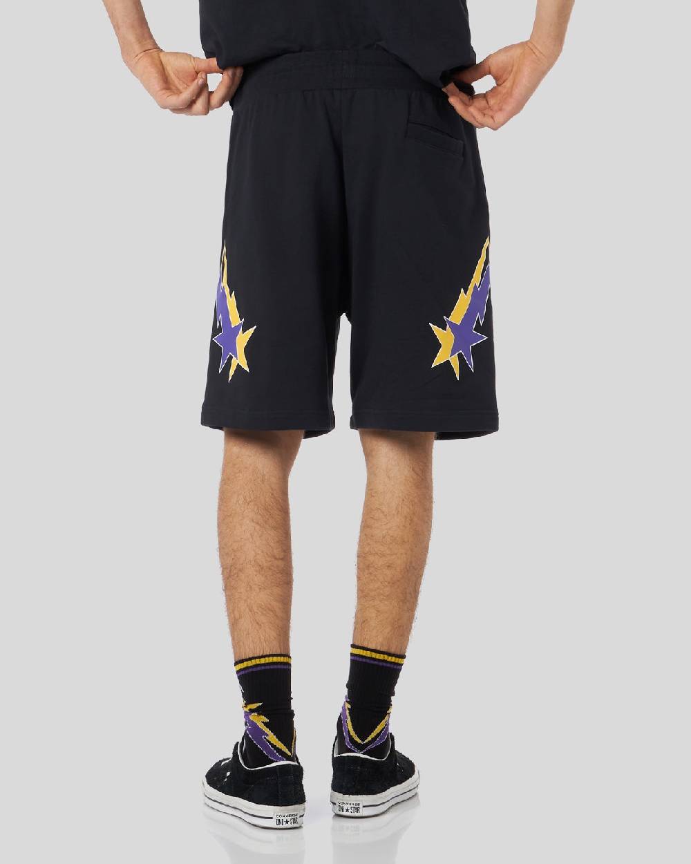 Phobia Archive PANTALONCINO NERO CON GRAFICA STARRY LIGHTNING GIALLA E VIOLA Offerta San Valentino