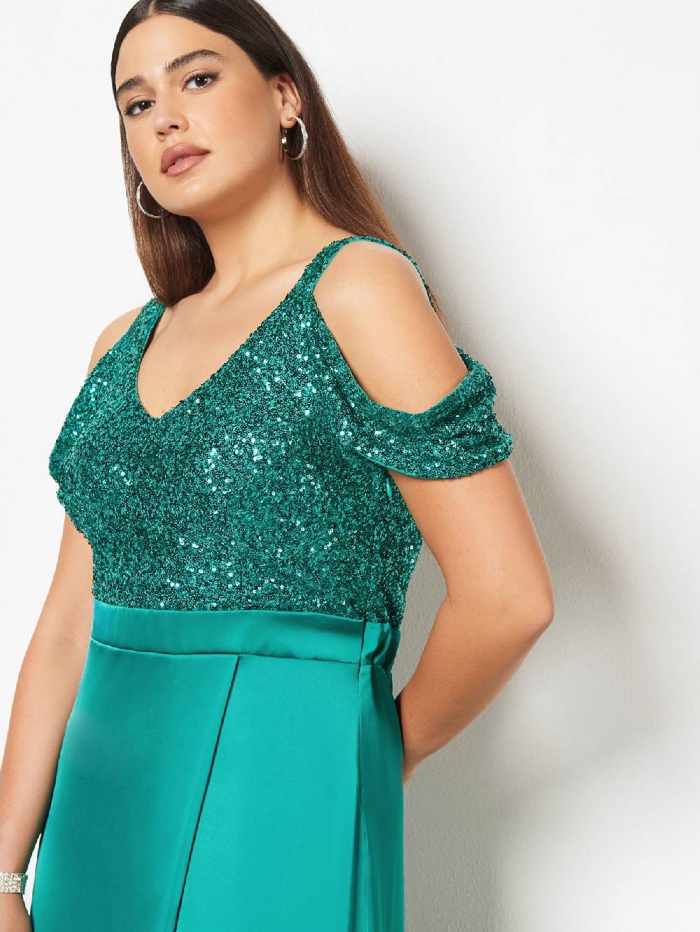 Rinascimento Abito Lungo Curvy Paillettes & Raso Prezzo basso