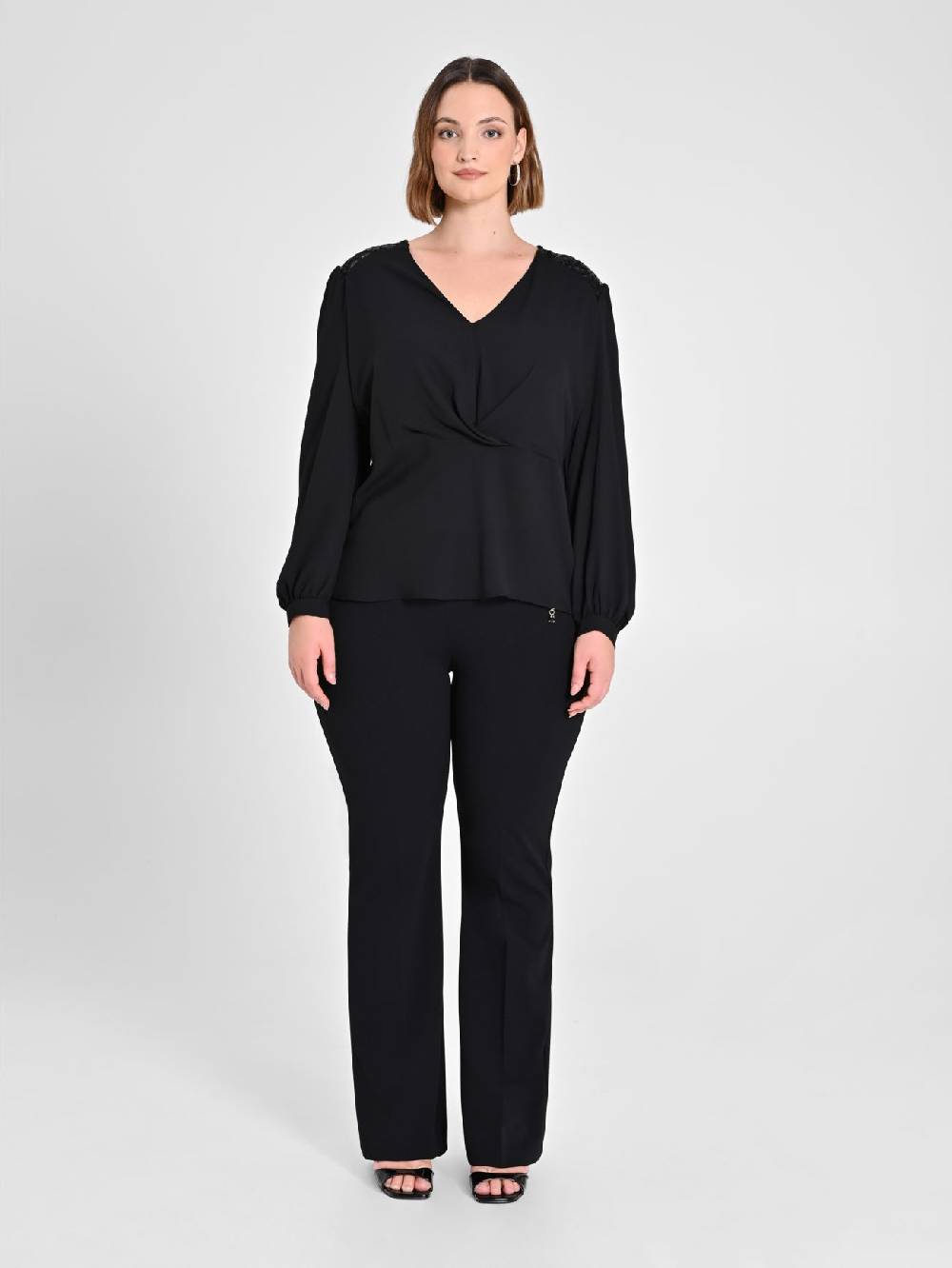 Rinascimento Blusa curvy con dettaglio paillettes Promozione temporanea
