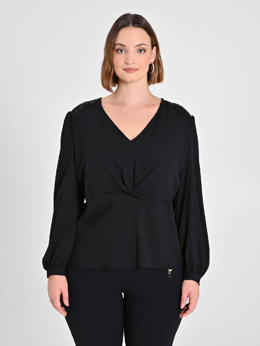 Rinascimento Blusa curvy con dettaglio paillettes Promozione temporanea