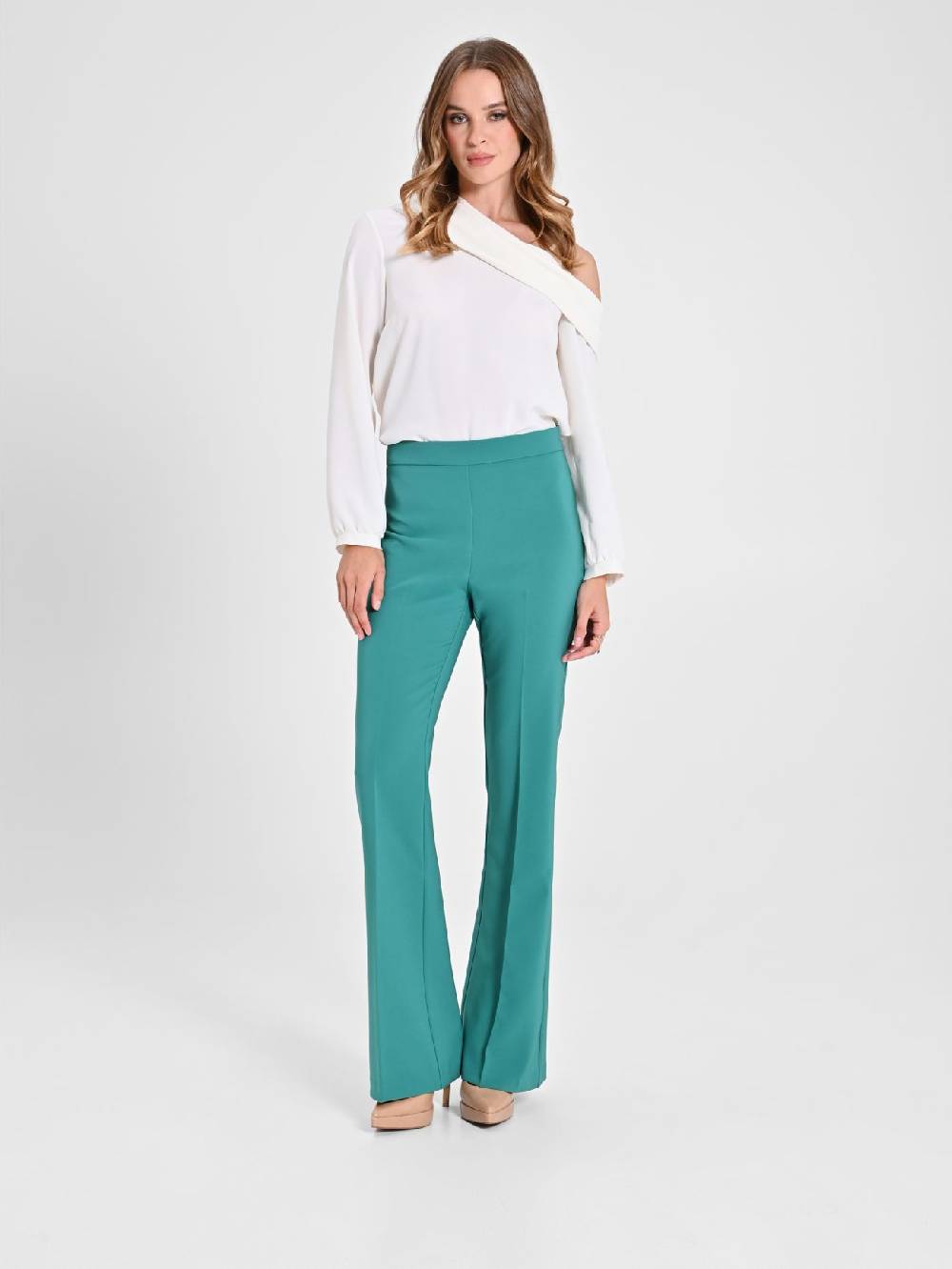 Rinascimento Pantaloni Flared in Tessuto Tecnico Verde Giada Donna Trasporto libero internazionale