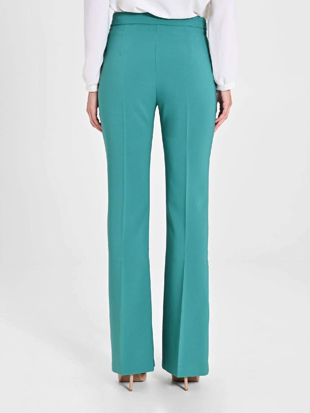 Rinascimento Pantaloni Flared in Tessuto Tecnico Verde Giada Donna Trasporto libero internazionale