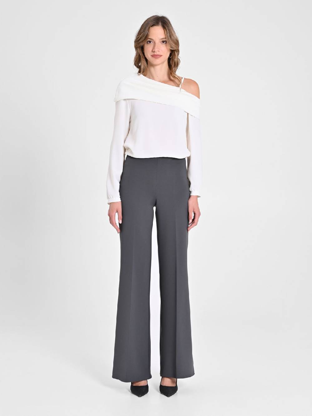 Rinascimento Pantaloni Palazzo in Scuba mano Crepe Grigio Pezzi Unici