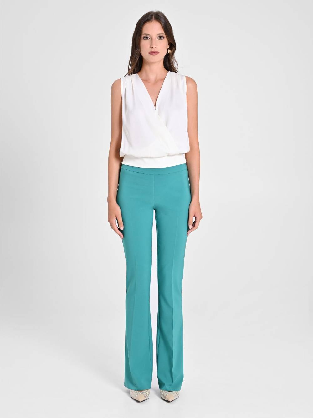 Rinascimento Pantaloni Flared in Tessuto Tecnico Verde Giada Soddisfazione Garantita