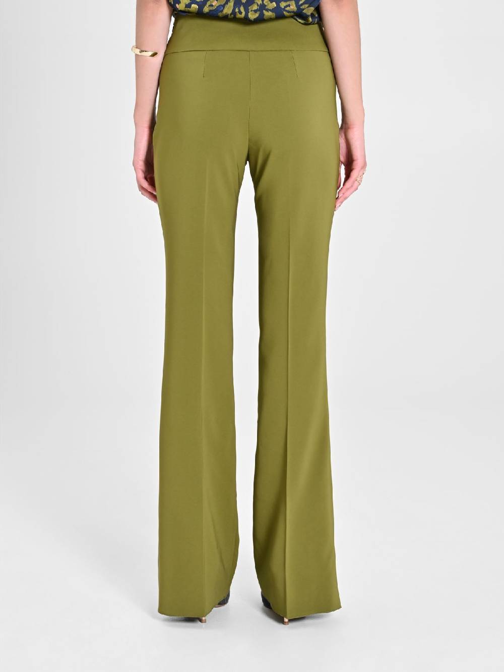 Rinascimento Pantaloni Flared in Tessuto Tecnico Verde Muschio Qualità Garantita
