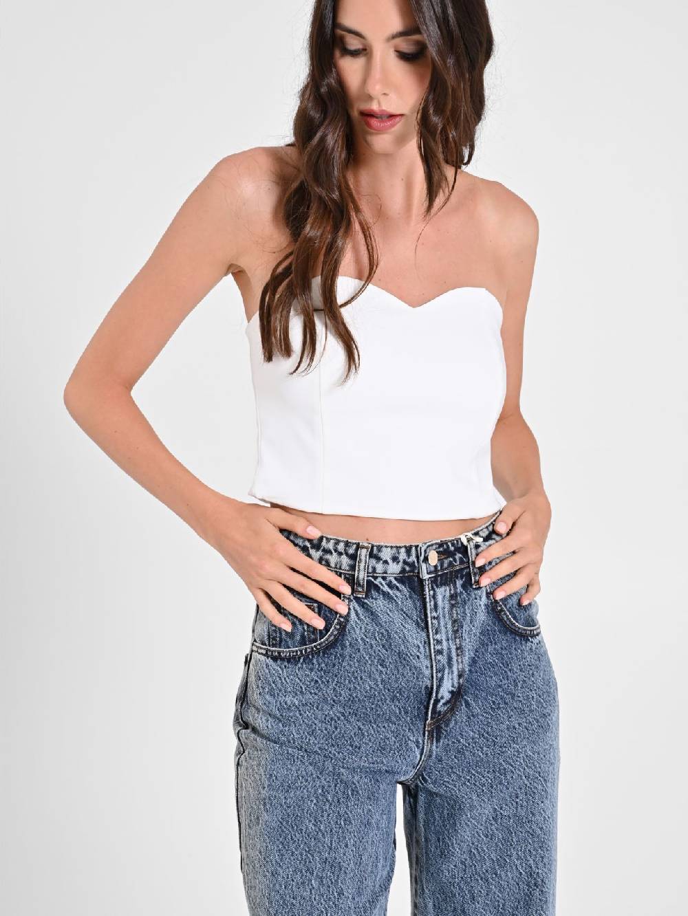 Rinascimento Crop Top Bianco con Scollo a Cuore Shopping online