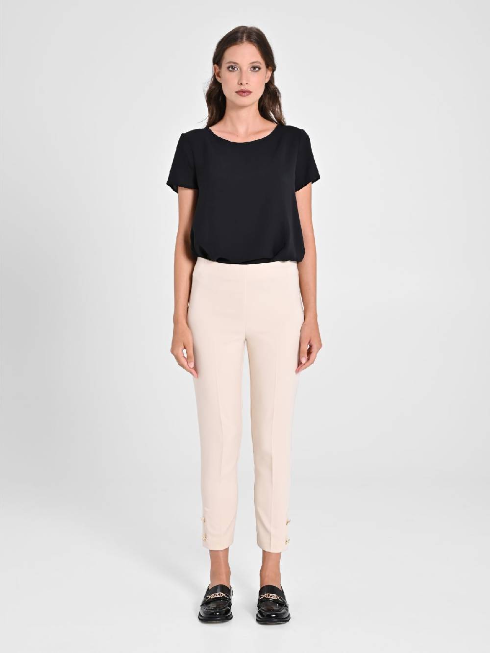 Rinascimento Pantaloni Slim in Tessuto Tecnico Beige Prezzo Ridotto