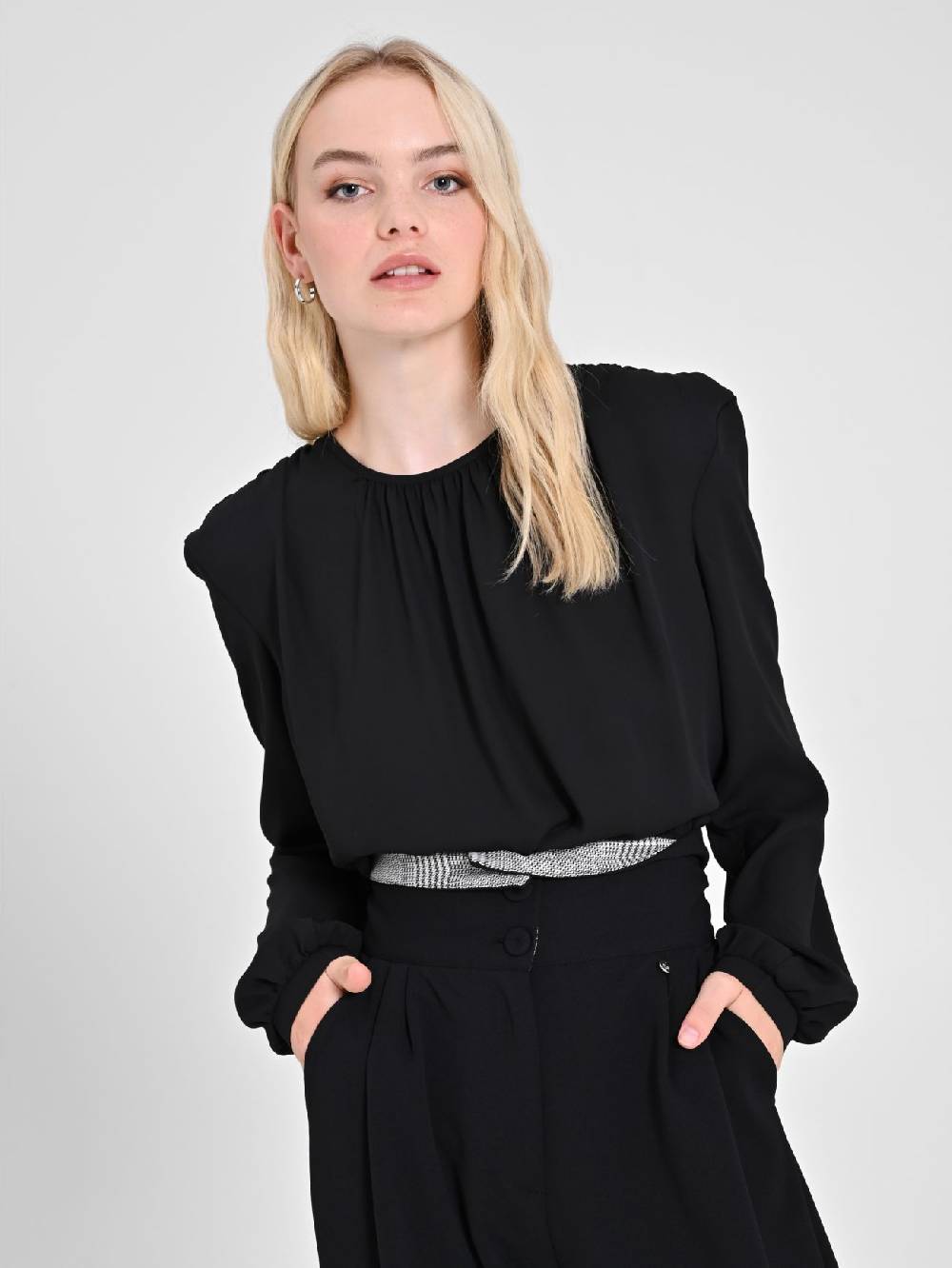 Rinascimento Blusa in Georgette Nera Consegna Veloce