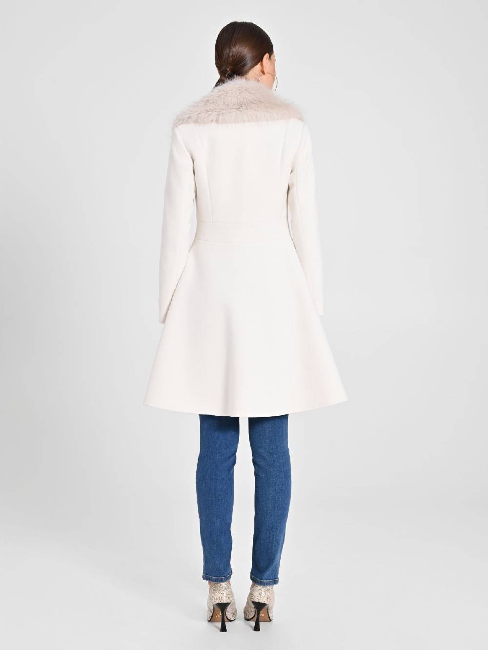 Rinascimento Cappotto Bianco con Collo effetto Pelliccia Bestseller
