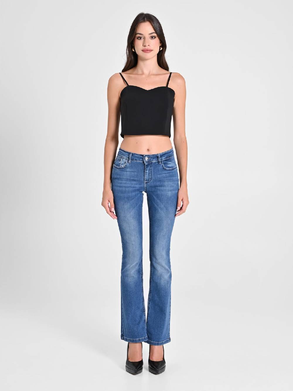 Rinascimento Crop Top Nero con Scollo a Cuore Super sconto
