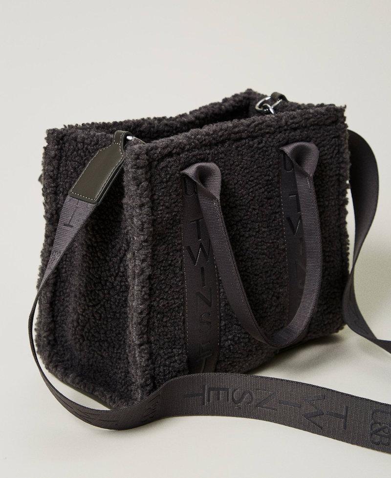 Scee by twin set Borsa shopper in faux fur effetto furry In Linea