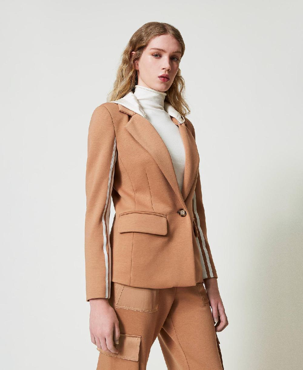 Scee by twin set Giacca blazer in tessuto scuba con cappuccio Offerta temporanea