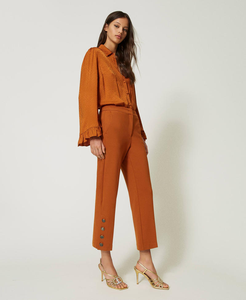 Scee by twin set Pantaloni cropped con bottoni In Vendita