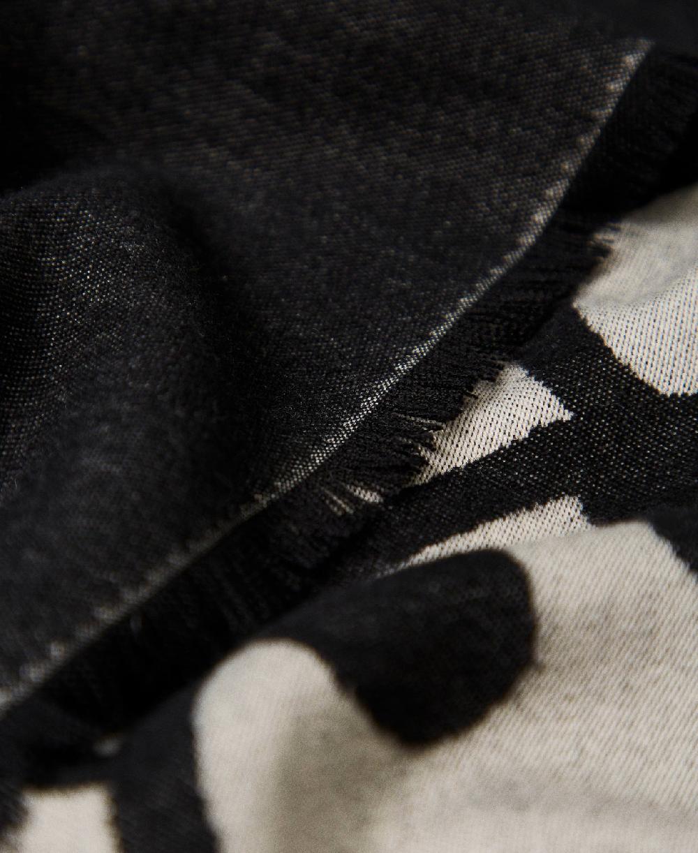 Scee by twin set Sciarpa jacquard con logo Enormi risparmi