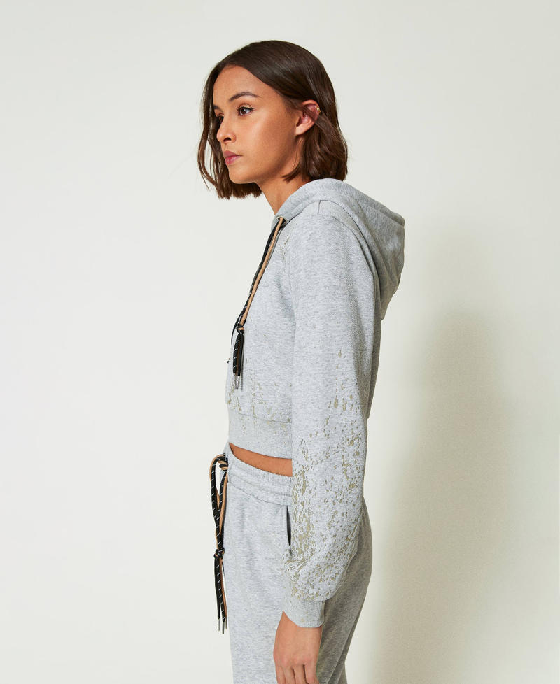 Scee by twin set Felpa cropped MYFO con stampa glitter Offerte