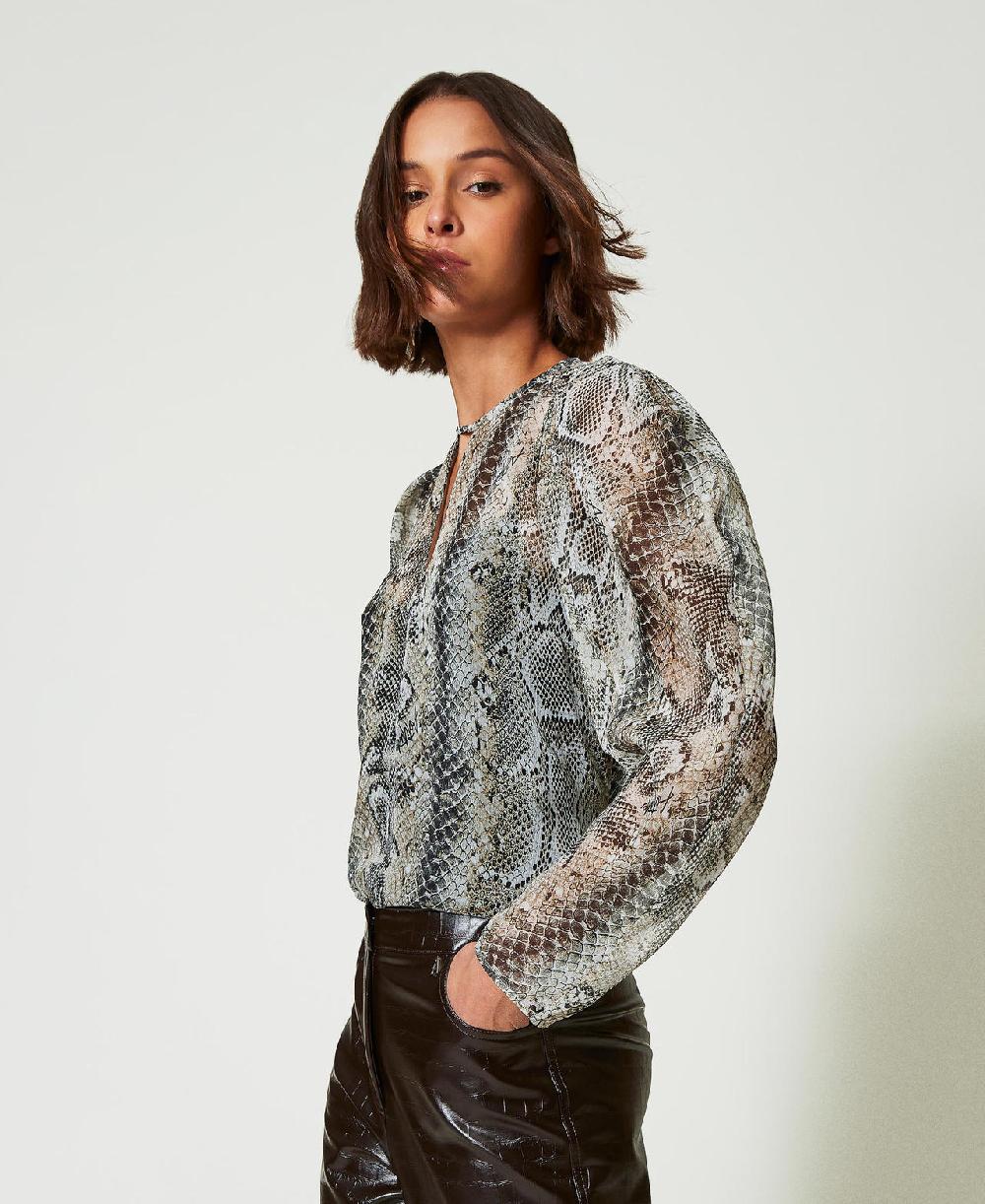 Scee by twin set Blusa in creponne con stampa snake ACQUISTA ORA