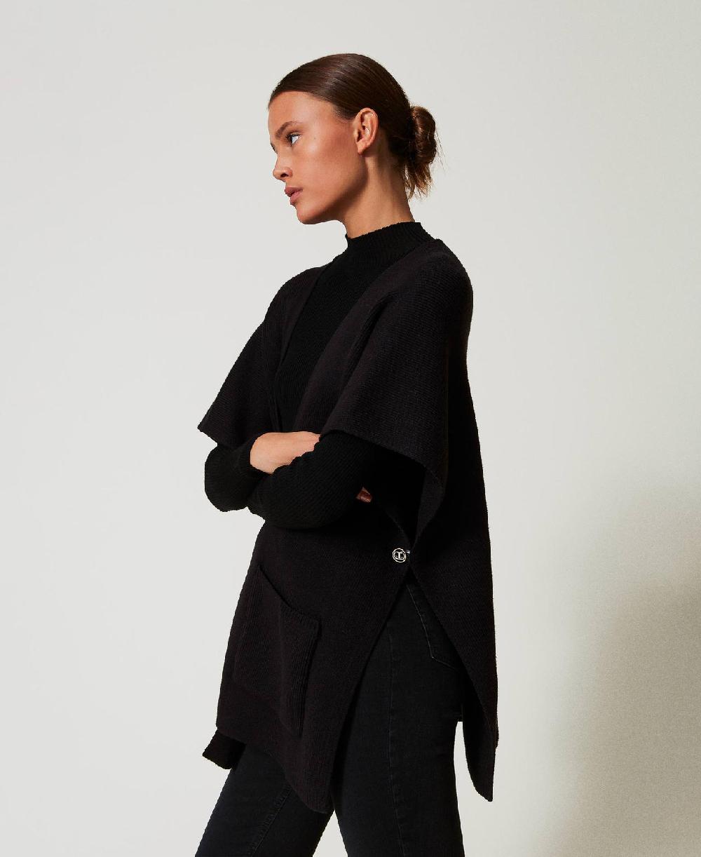 Scee by twin set Poncho in maglia con ricamo logo ACQUISTA ORA