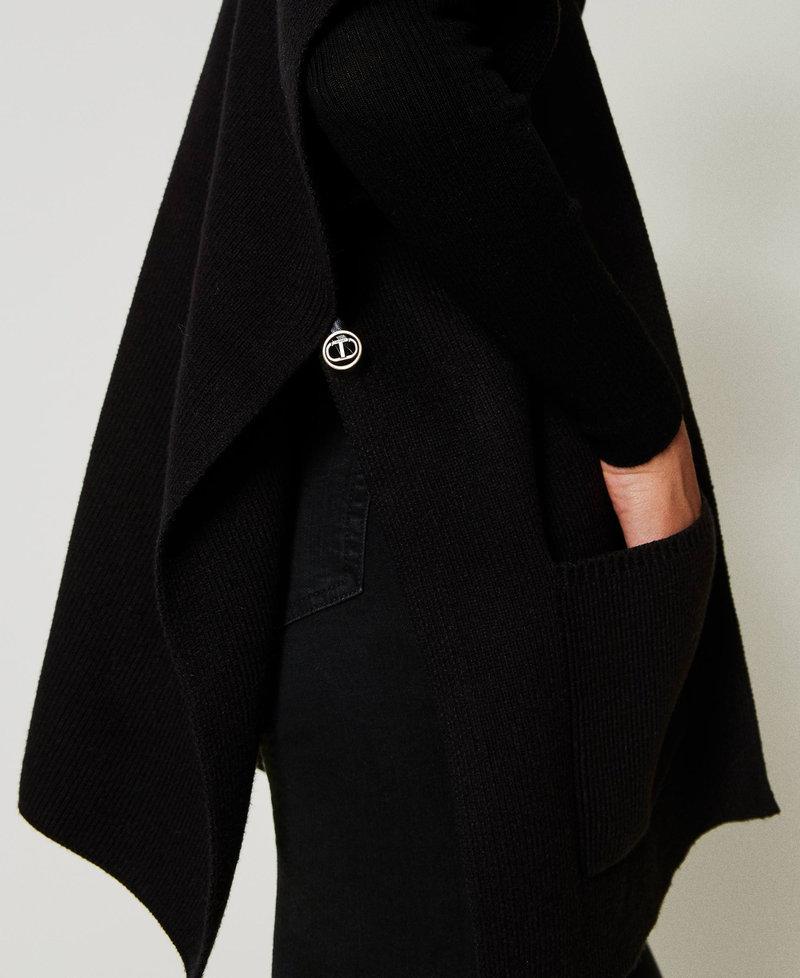 Scee by twin set Poncho in maglia con ricamo logo ACQUISTA ORA