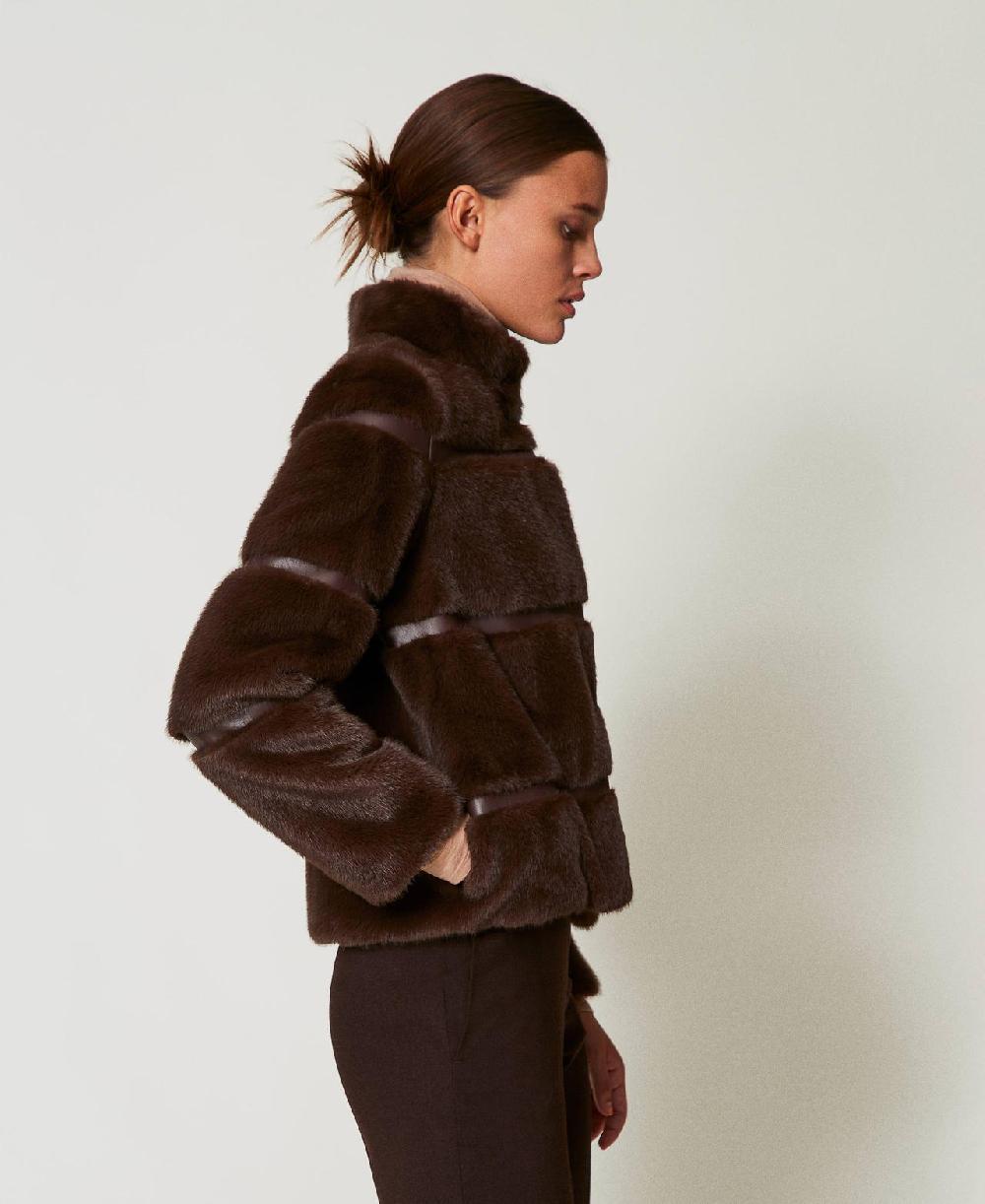 Scee by twin set Cappotto corto in faux fur con intarsi Prezzo Ridotto
