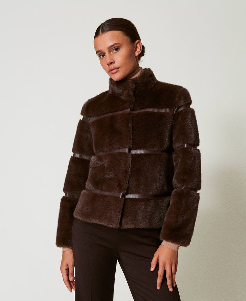 Scee by twin set Cappotto corto in faux fur con intarsi Prezzo Ridotto