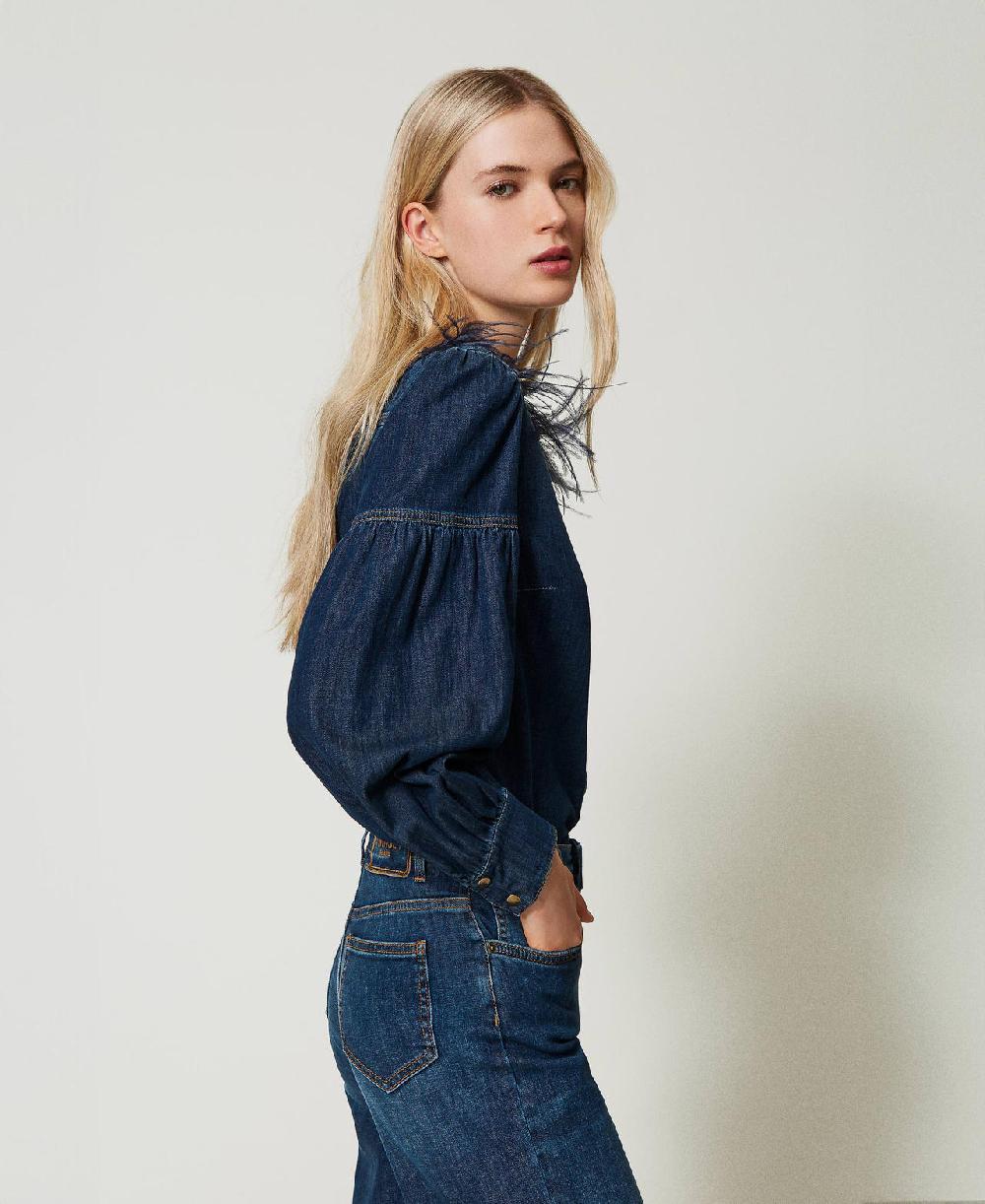Scee by twin set Camicia in jeans con piume Offerta esclusiva