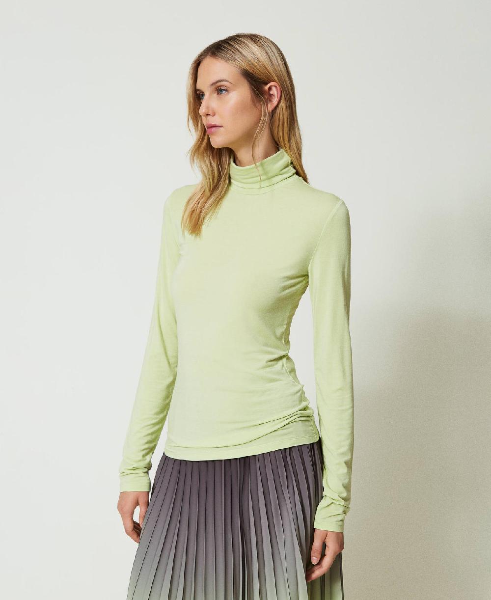 Scee by twin set T-shirt dolcevita con ricamo logo Offerta migliore