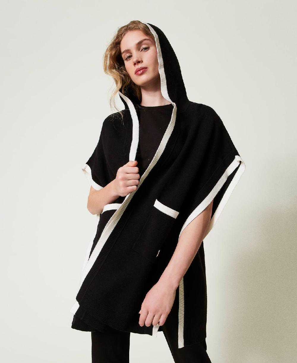 Scee by twin set Poncho in maglia con tasche Comprane uno, ottenene uno gratis