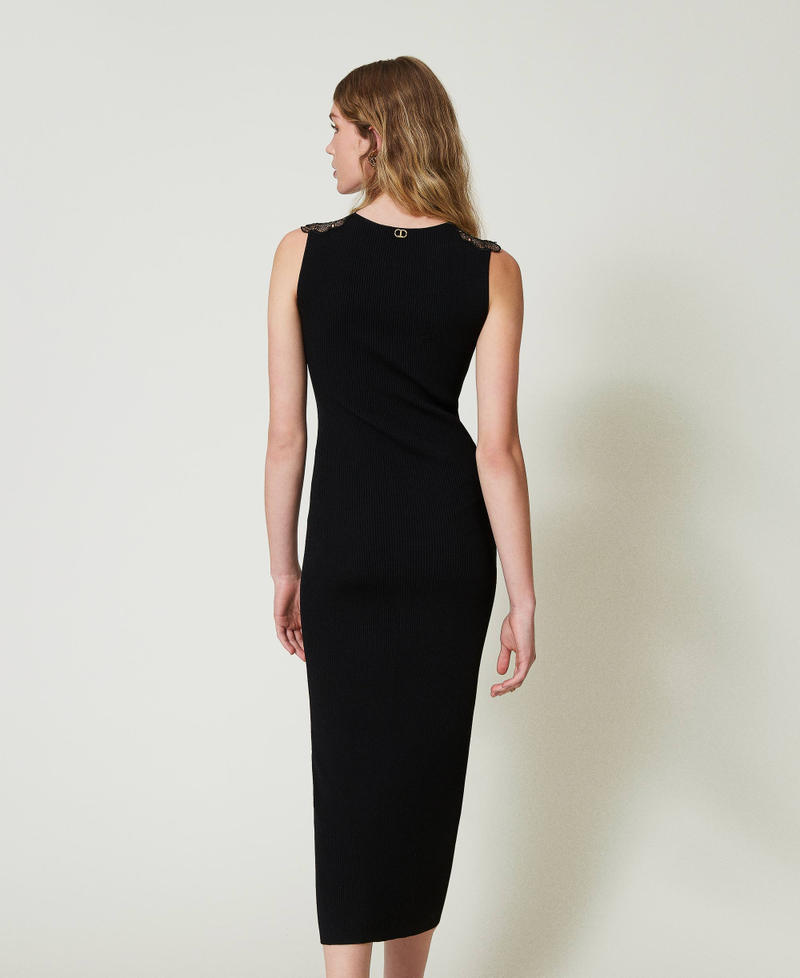 Scee by twin set Abito lungo in maglia con pizzo Ultimo giorno