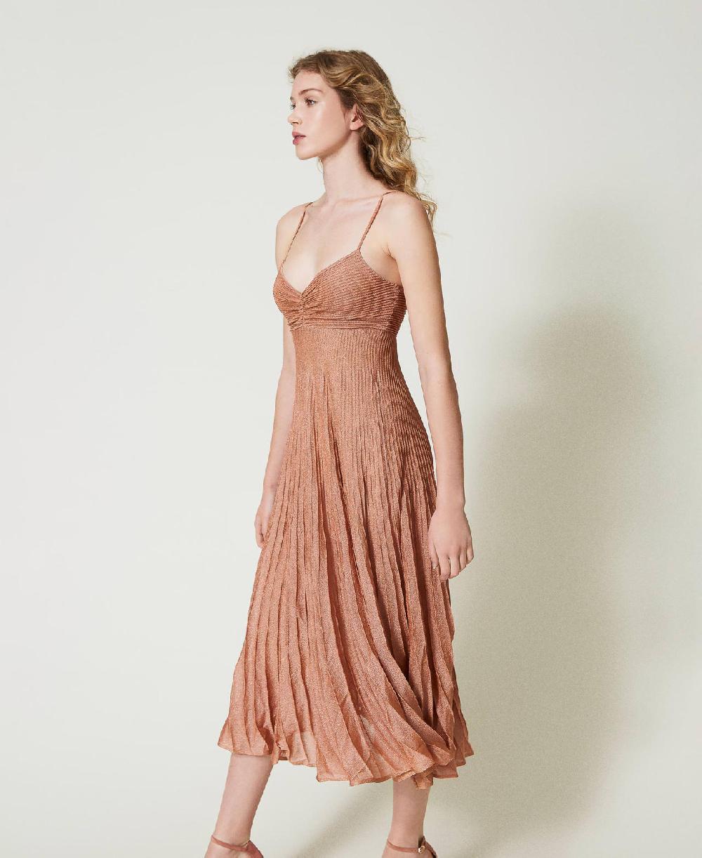 Scee by twin set Abito lungo in maglia lurex plissé Solo un giorno rimasto