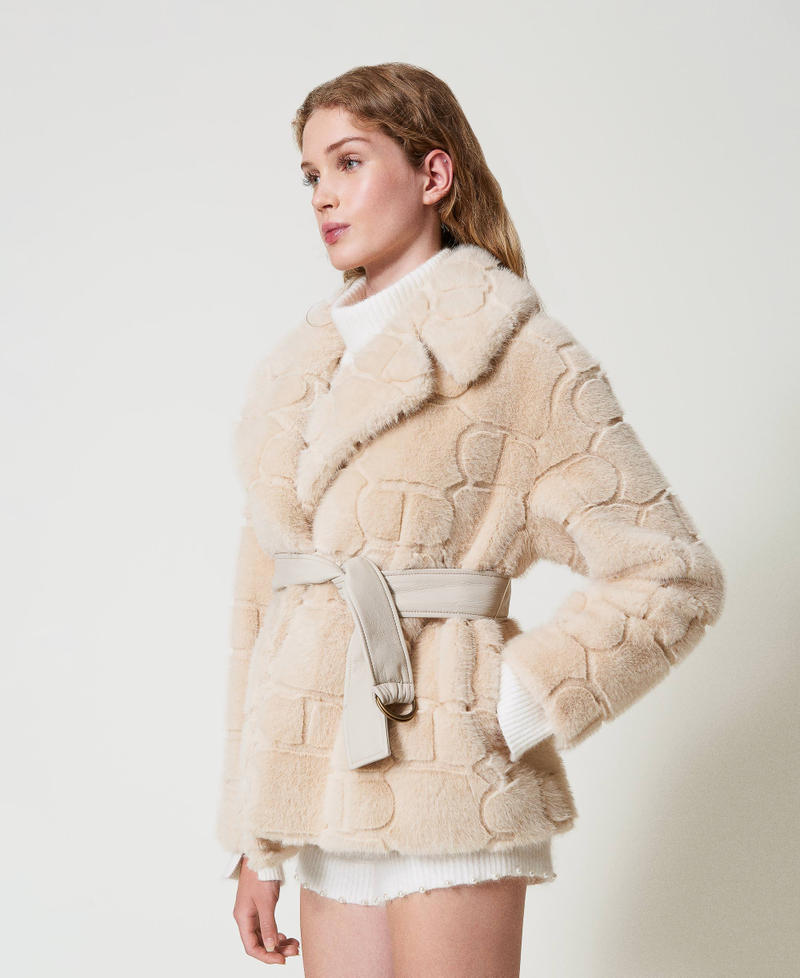 Scee by twin set Cappotto corto in faux fur con Oval T Black Friday Prezzi