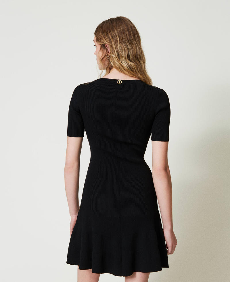 Scee by twin set Abito corto in maglia con pizzo 50% di sconto per tempo limitato