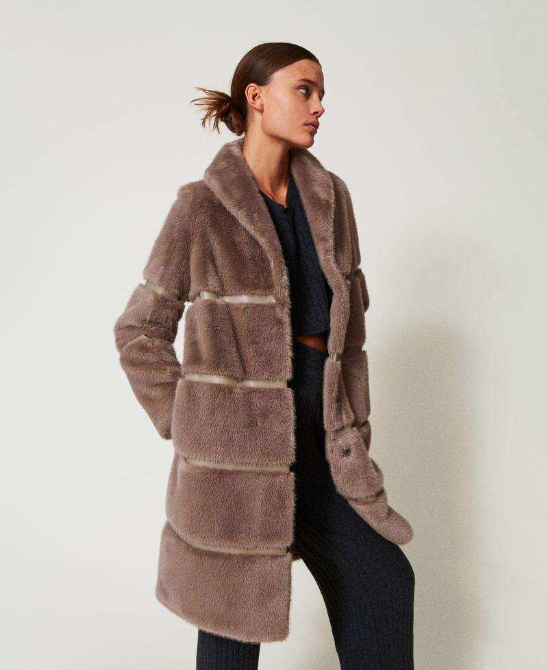 Scee by twin set Cappotto in faux fur con intarsi Bestseller