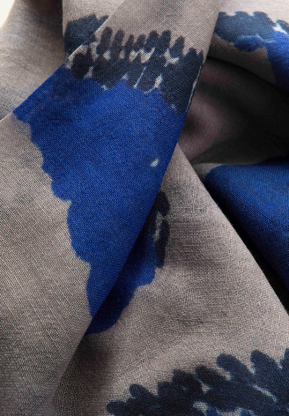 Angelico Stola grigia blu fantasia astratta lana frange Negozio online di fabbrica