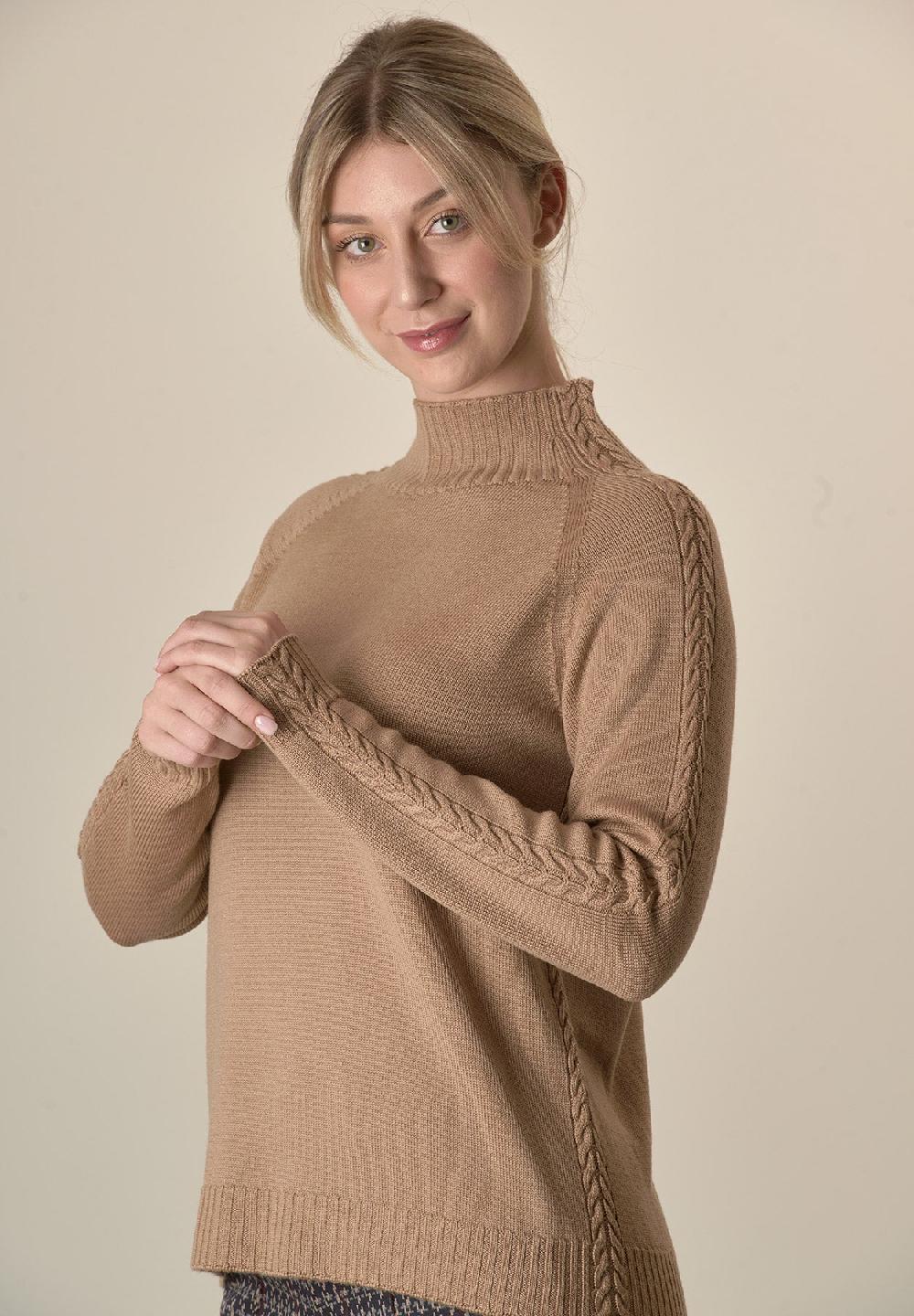 Angelico Lupetto cammello dettaglio treccia lana merinos Offerta San Valentino