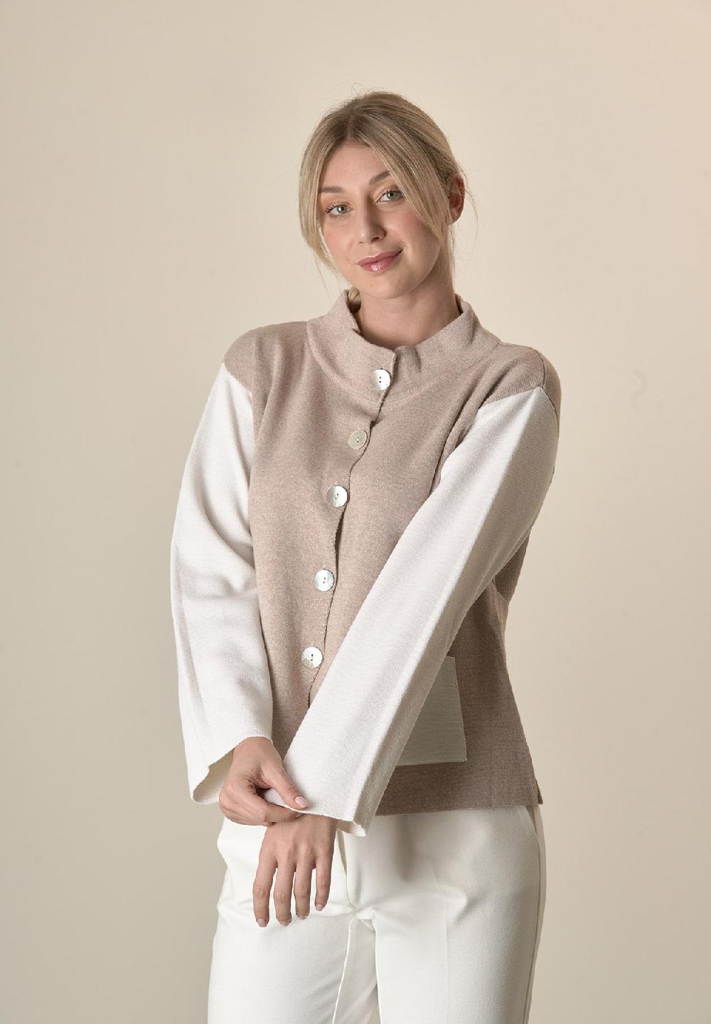 Angelico Giacca in maglia bianco beige collo coreano Latest fashion