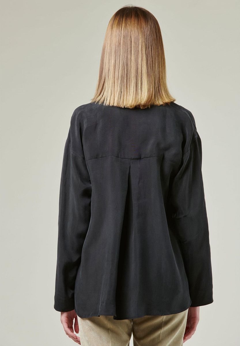 Angelico Camicia nera collo polo piega centrale In vendita